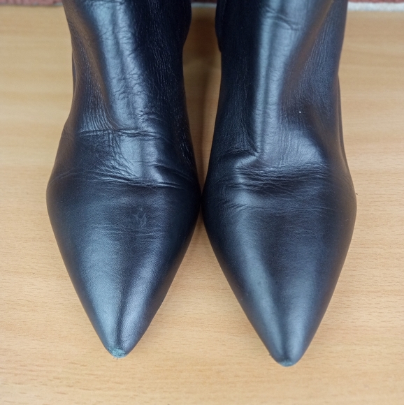 Calvin Klein 'Finch' Genuine Leather Pointy Toe  Ankle Boots in Black Sz. 8.5 - Picture 4 of 10